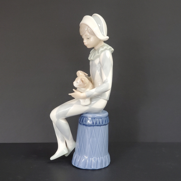 NAO by Lladró Figurine Harlequin with Cat Porcelain Figurine - Picture 5 of 12